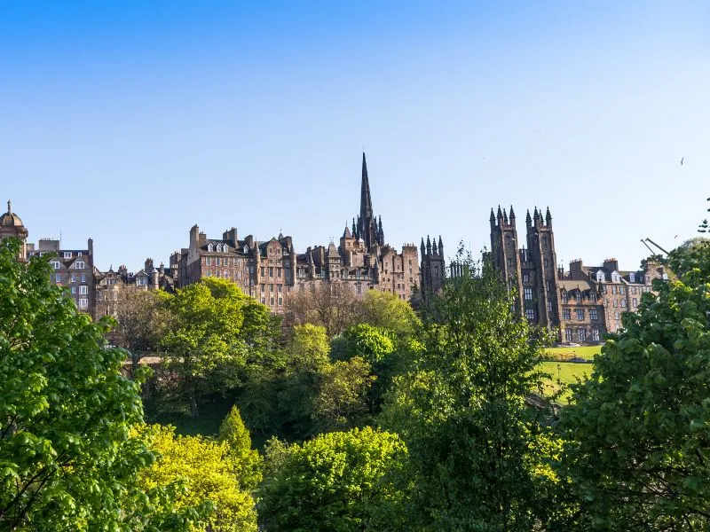 Tham quan lâu đài Edinburgh tráng lệ bậc nhất xứ Scotland