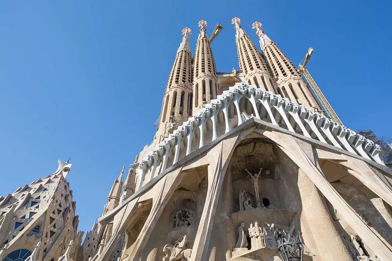 Thánh đường Sagrada Familia kiệt tác kiến trúc tại Tây Ban Nha