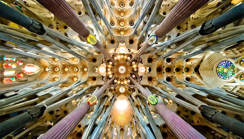 Thánh đường Sagrada Familia kiệt tác kiến trúc tại Tây Ban Nha