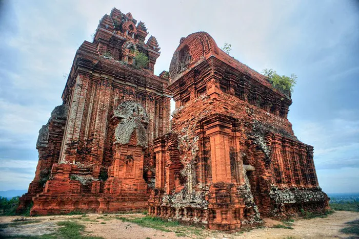 Tháp Bánh Ít, nét đẹp in đậm dấu ấn Chămpa cổ giữa lòng Bình Định