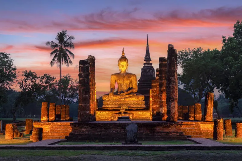 Theo dòng lịch sử khám phá Wat Mahathat tại Ayutthaya