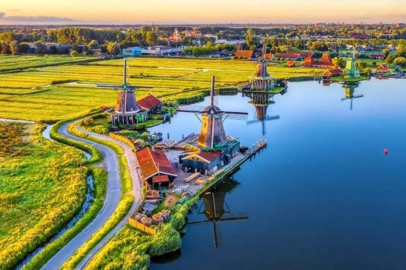 Thiên đường cối xay gió Zaanse Schans bước ra từ truyện cổ tích