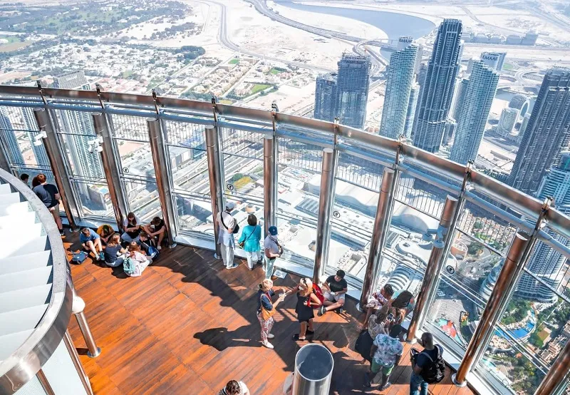 Thưởng lãm Burj Khalifa tòa nhà cao nhất thế giới ở Dubai