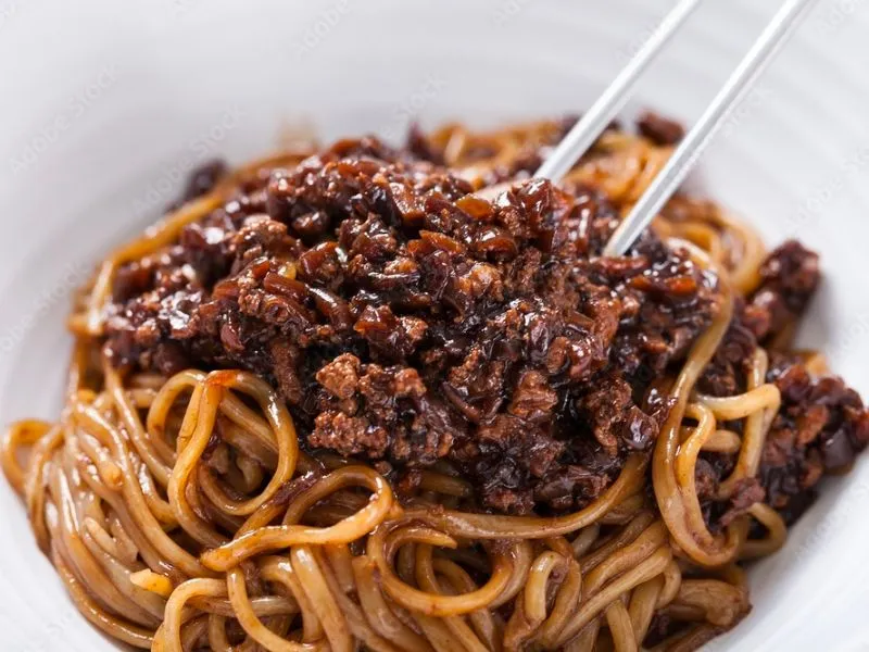 Thưởng thức mì Jajangmyeon ngon nổi tiếng tại Hàn Quốc