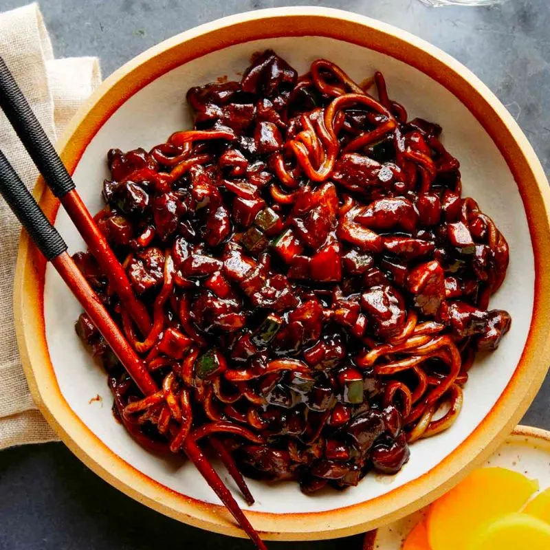 Thưởng thức mì Jajangmyeon ngon nổi tiếng tại Hàn Quốc