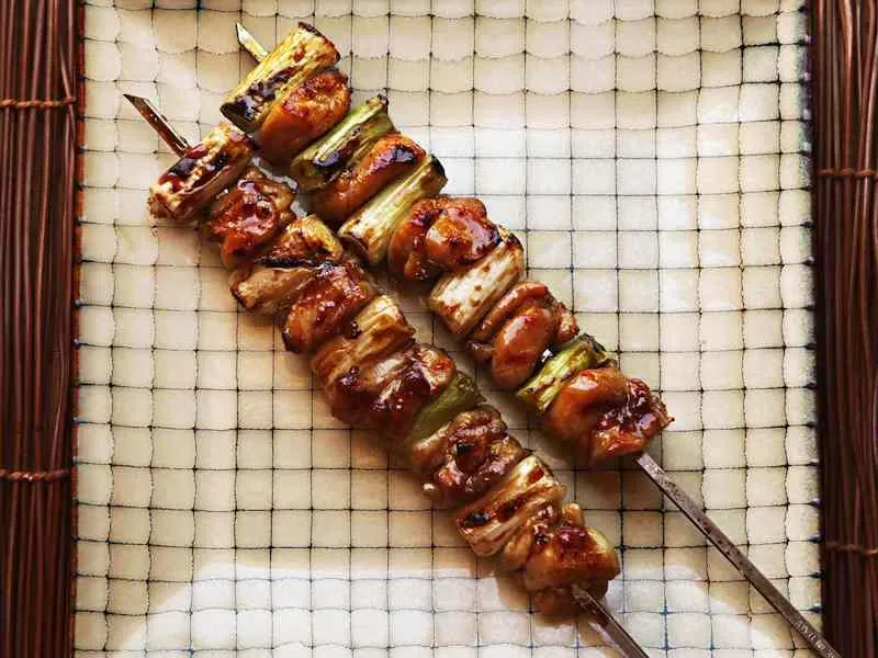 Thưởng thức Yakitori, nhấm nháp trọn vẹn tinh hoa ẩm thực đường phố Nhật Bản