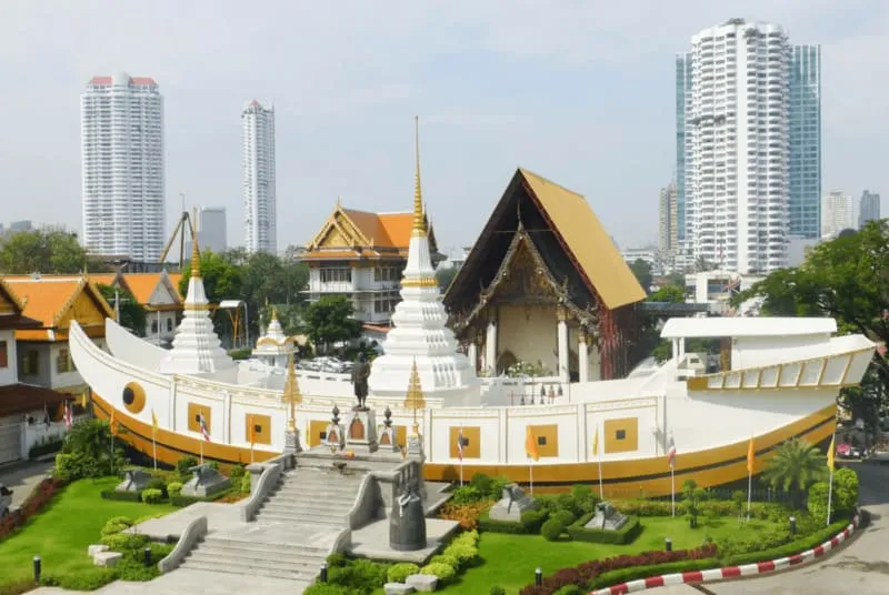 Tìm về Chùa thuyền Wat Yan Nawa giữa lòng Thủ đô Bangkok