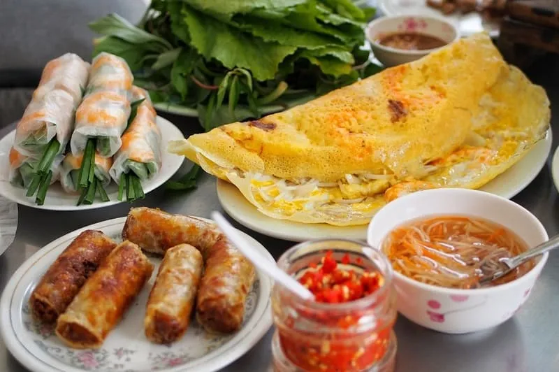 Top 10 quán bánh xèo miền Tây giòn thơm nổi tiếng Sài Gòn