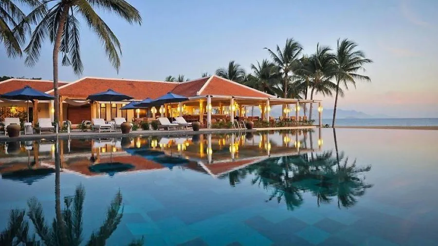 Top 10 resort Nha Trang gần biển đẹp tiện nghi khỏi chê