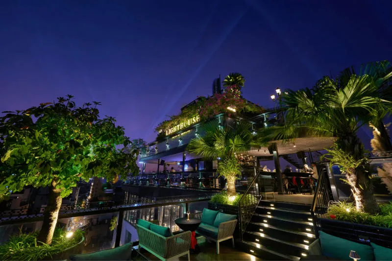 Top 10 Rooftop bar Hanoi sở hữu view săn ảnh cực chất