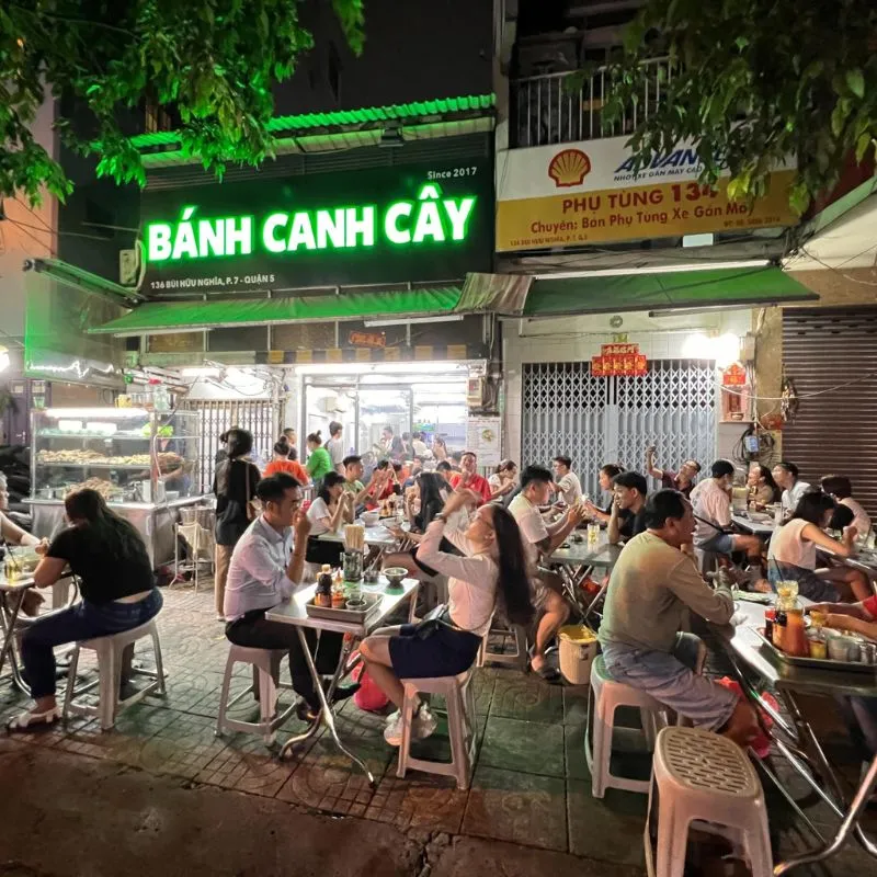 Top 8 quán bánh canh giò heo ngon nổi tiếng tại Sài Gòn