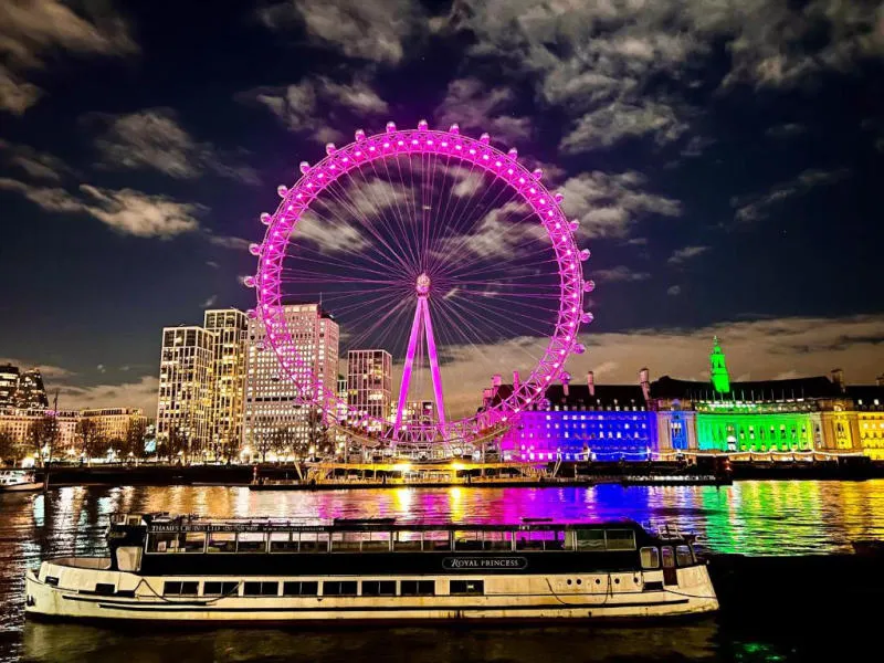 Trải nghiệm vòng quay London Eye đầy kỳ thú tại đất nước Anh