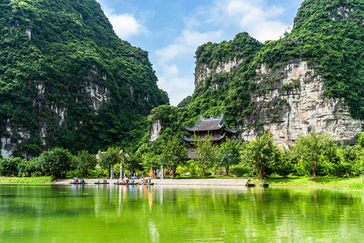 Tràng An tuyến 2 – Khám phá các điểm du lịch tâm linh tại Ninh Bình