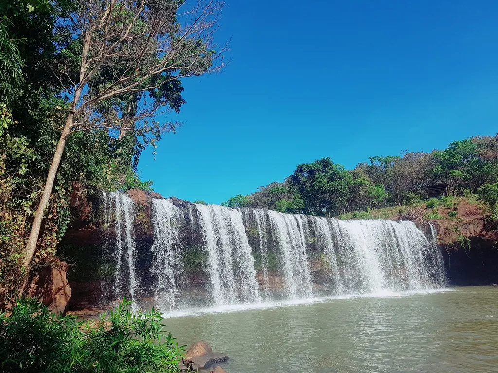 Trekking Bù Gia Mập trải nghiệm thú vị giữa phong cảnh hùng vĩ của thiên nhiên