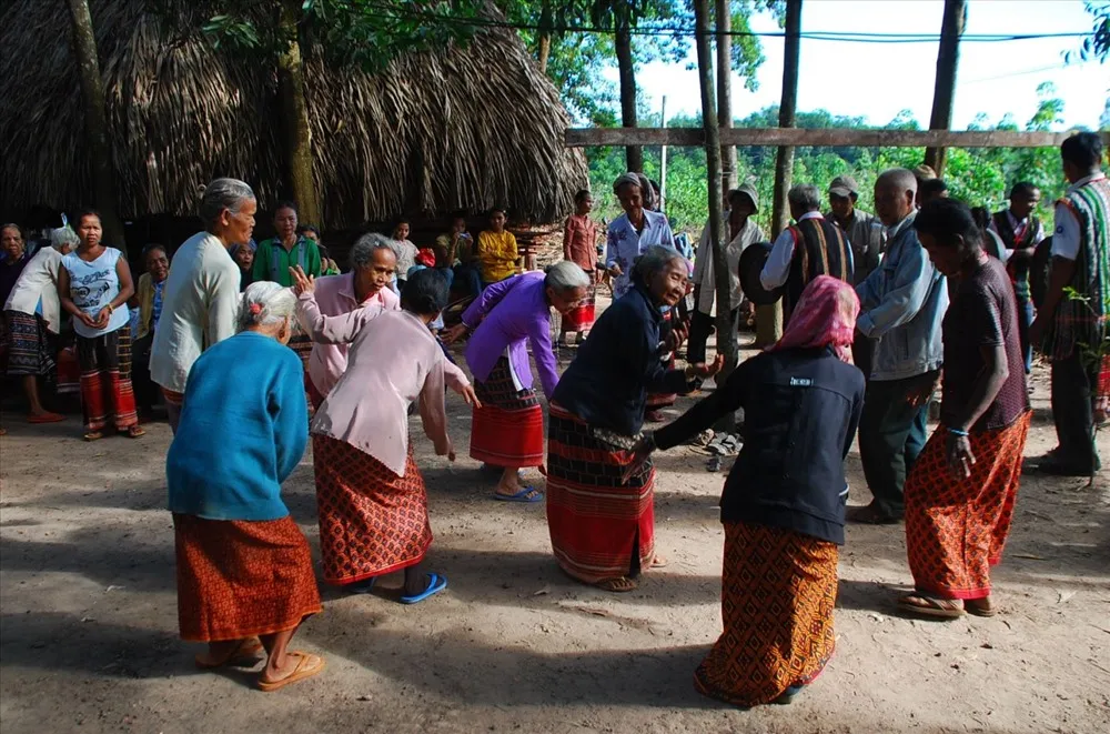 Trekking Bù Gia Mập trải nghiệm thú vị giữa phong cảnh hùng vĩ của thiên nhiên