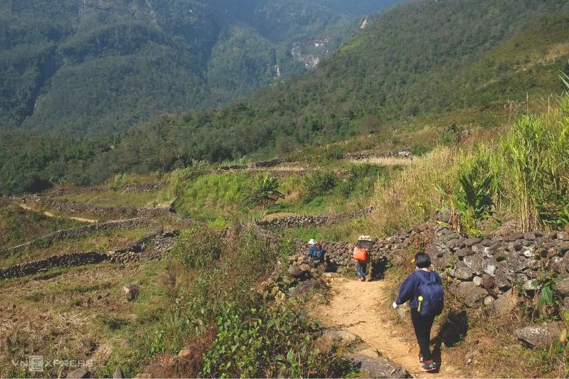 Trekking Nhìu Cồ San, một trong 10 ngọn núi cao nhất Việt Nam