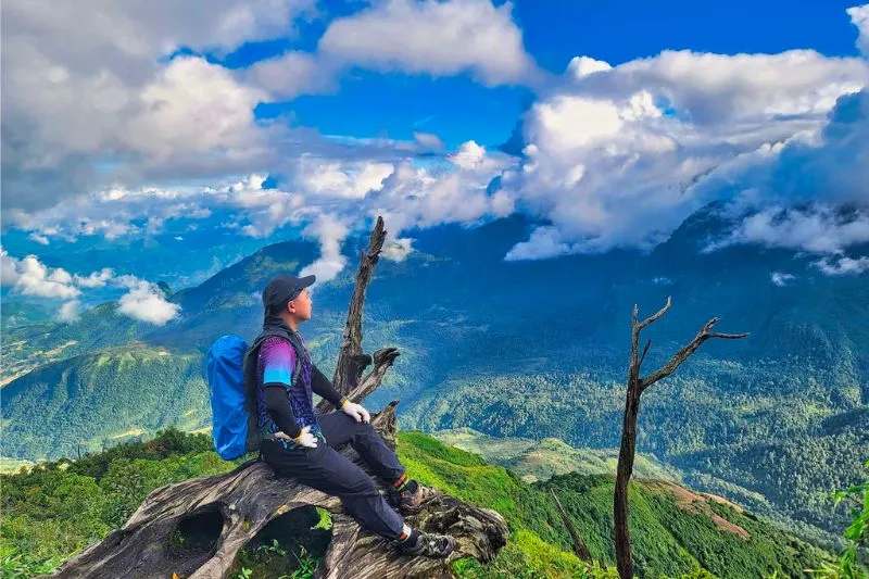 Trekking Nhìu Cồ San, một trong 10 ngọn núi cao nhất Việt Nam