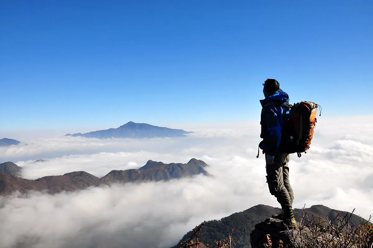 Trekking núi Bà Rá, thử một lần khám phá đại ngàn bao la