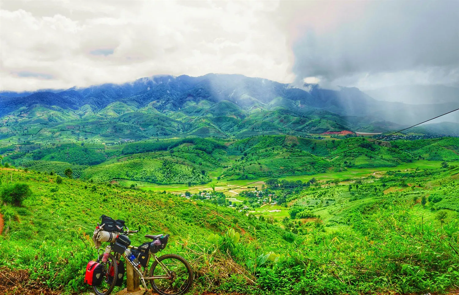 Trekking núi Ngọc Linh, hành trình chinh phục nóc nhà Tây Nguyên