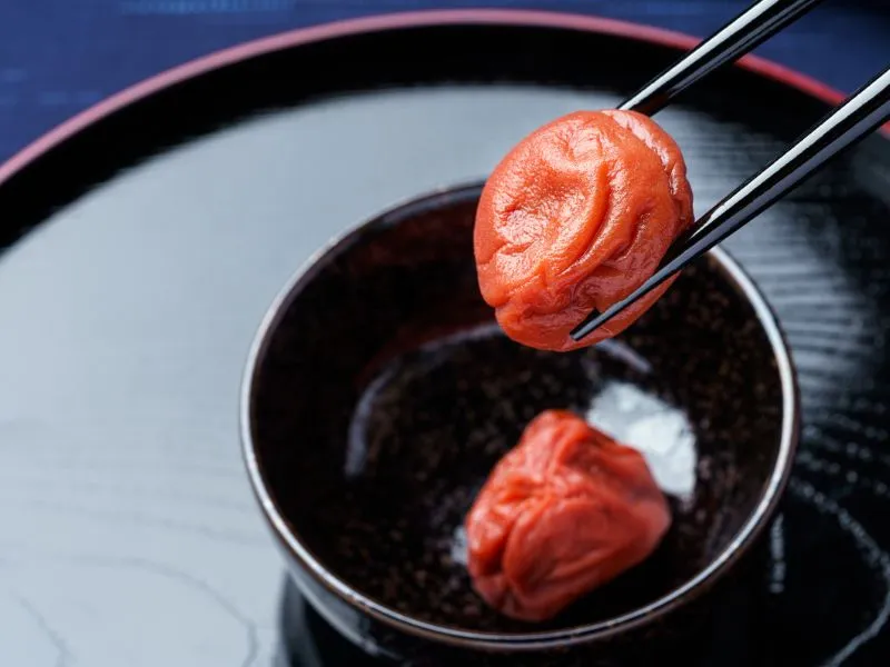 Umeboshi, món mơ muối chua chua mặn mặn khiến bạn u mê