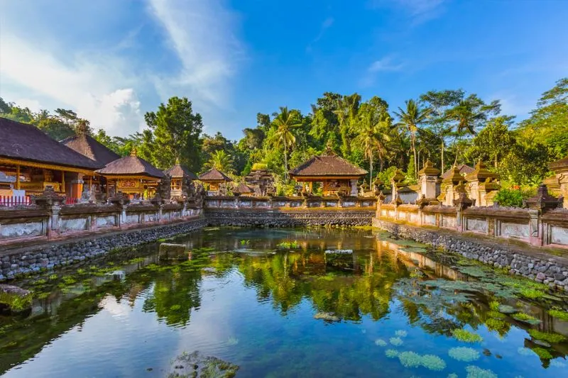 Viếng đền Tirta Empul với suối nước thánh linh thiêng nhất Bali