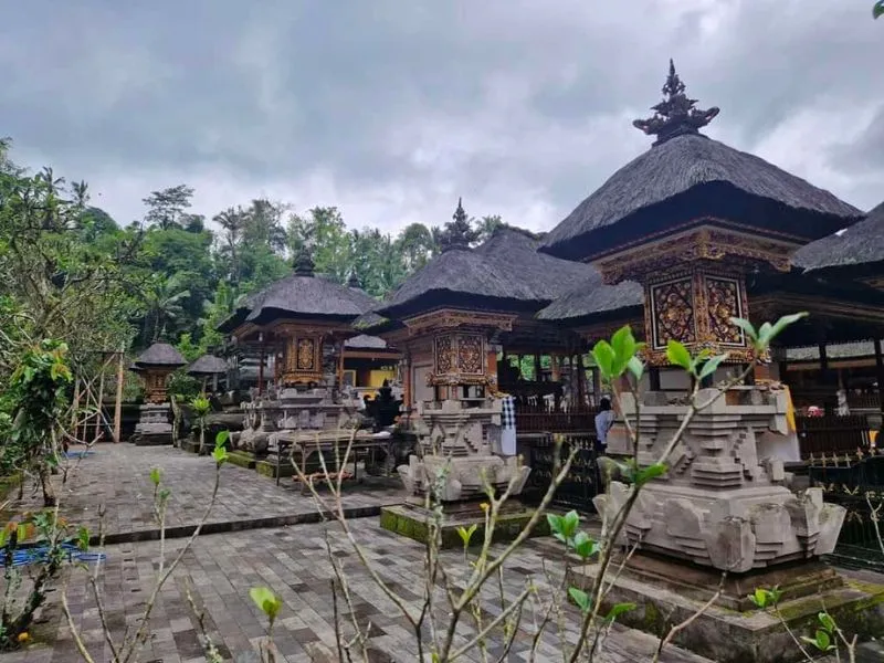 Viếng đền Tirta Empul với suối nước thánh linh thiêng nhất Bali