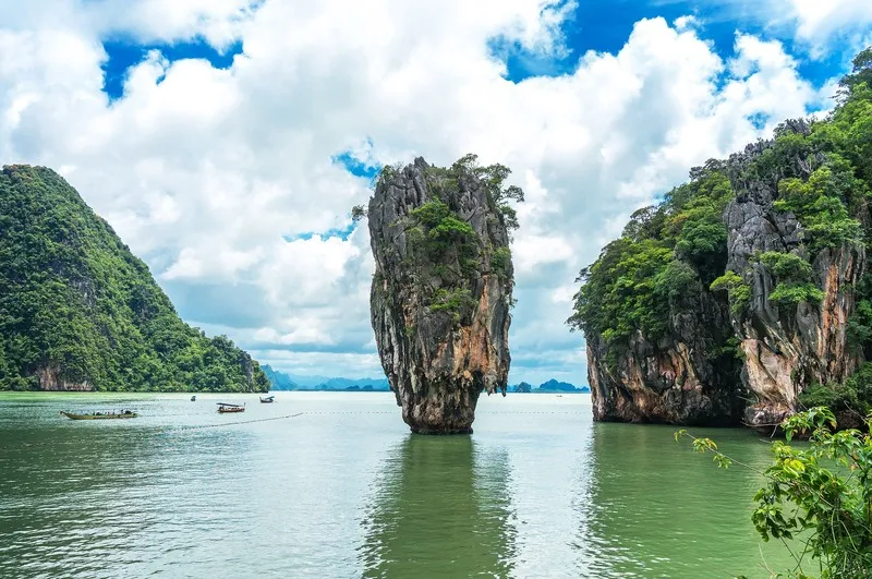 Vịnh Phang Nga nơi biển cả hòa quyện với bầu trời Thái Lan