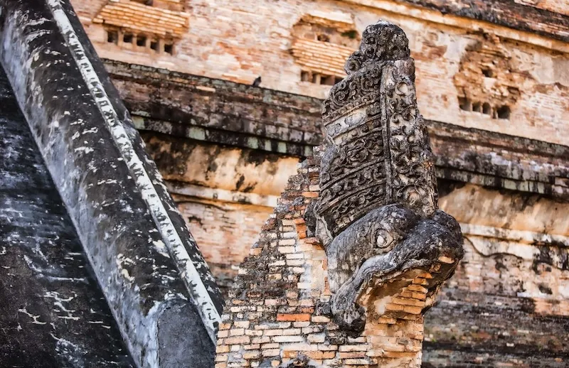 Wat Chedi Luang cổ kính và linh thiêng giữa lòng Chiang Mai